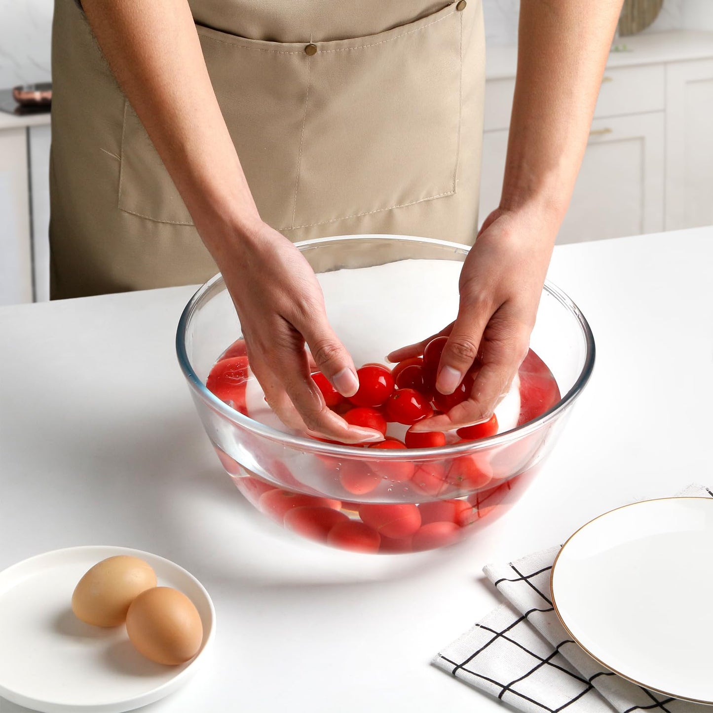 NUTRIUPS 4.7 Quart Large Glass Mixing Bowl with Lid, Deep Big Glass Bowl Large Salad Bowl