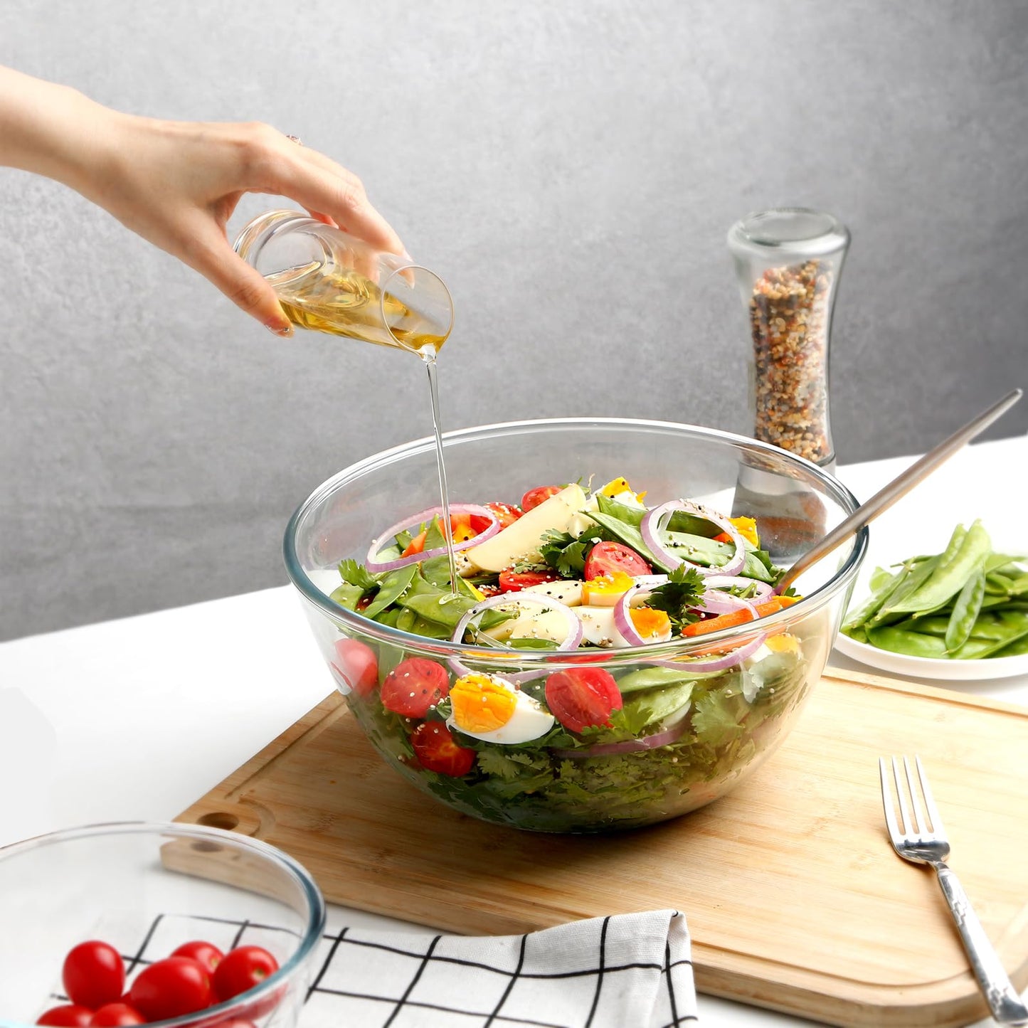 NUTRIUPS 4.7 Quart Large Glass Mixing Bowl with Lid