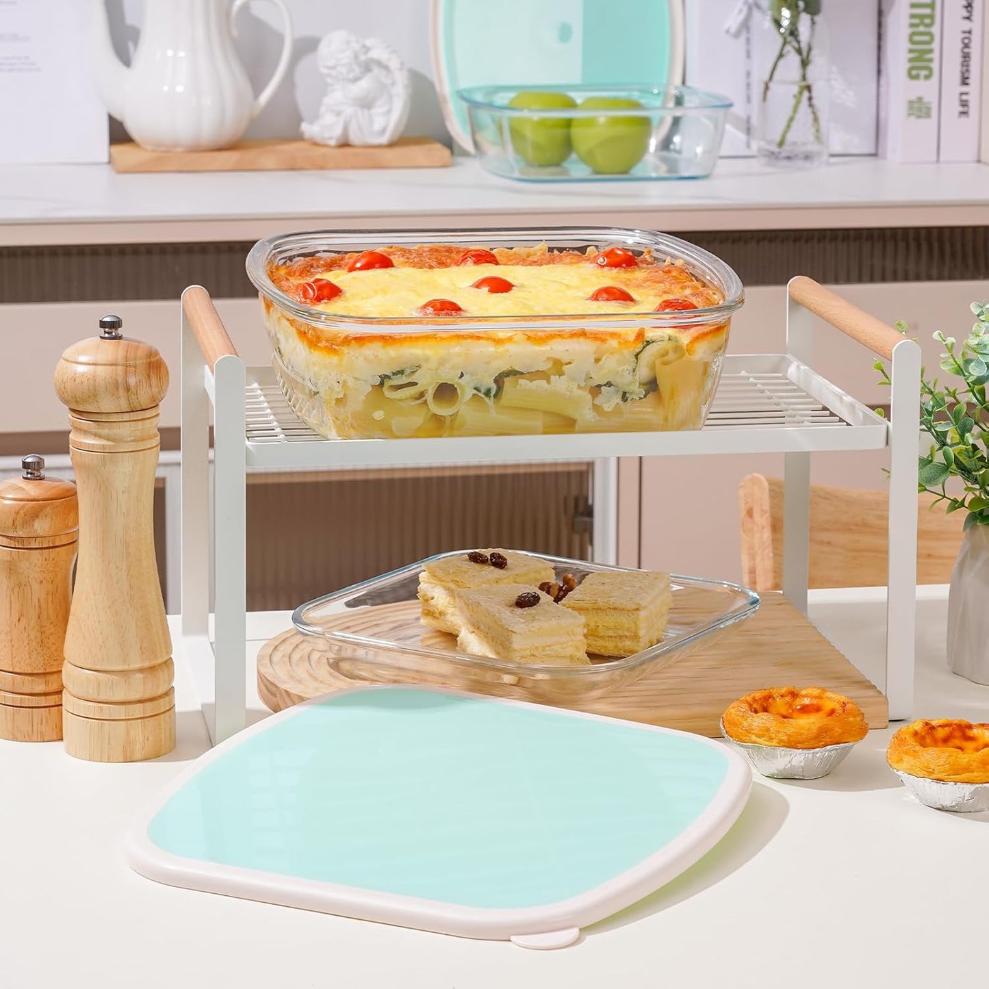NUTRIUPS Glass Baking Dish with BPA Free Lids, Square Baking Pan, Glass Casserole Dish for Oven Dishwasher Safe, Baking Pan for Lasagna, Risotto (Green White Contrast, 2.6L)