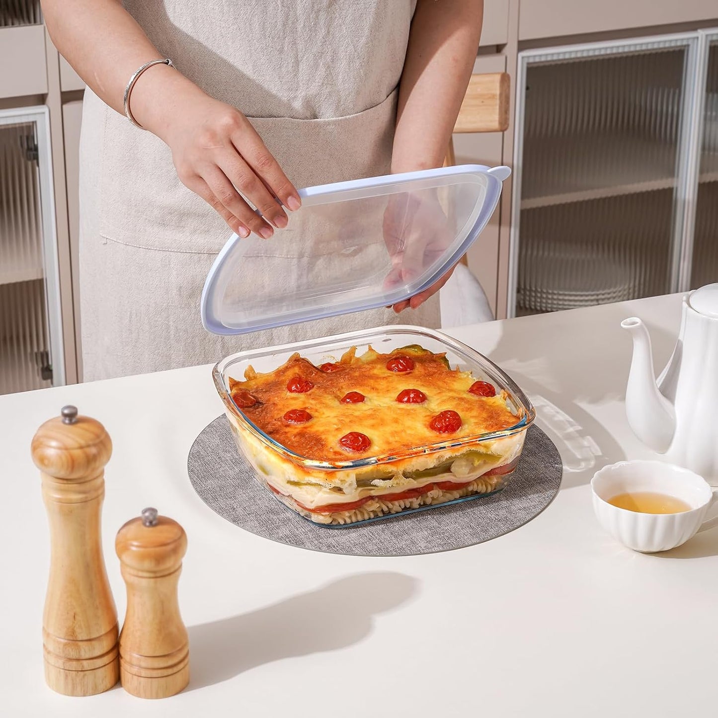 NUTRIUPS 2 Pack 9 x 9 Glass Baking Dish with Lid, 9 x 9 Baking Pan, 2.75QT LARGE and DEEP Baking Dish for Oven (Blue, 2 Pack, 2.6L)